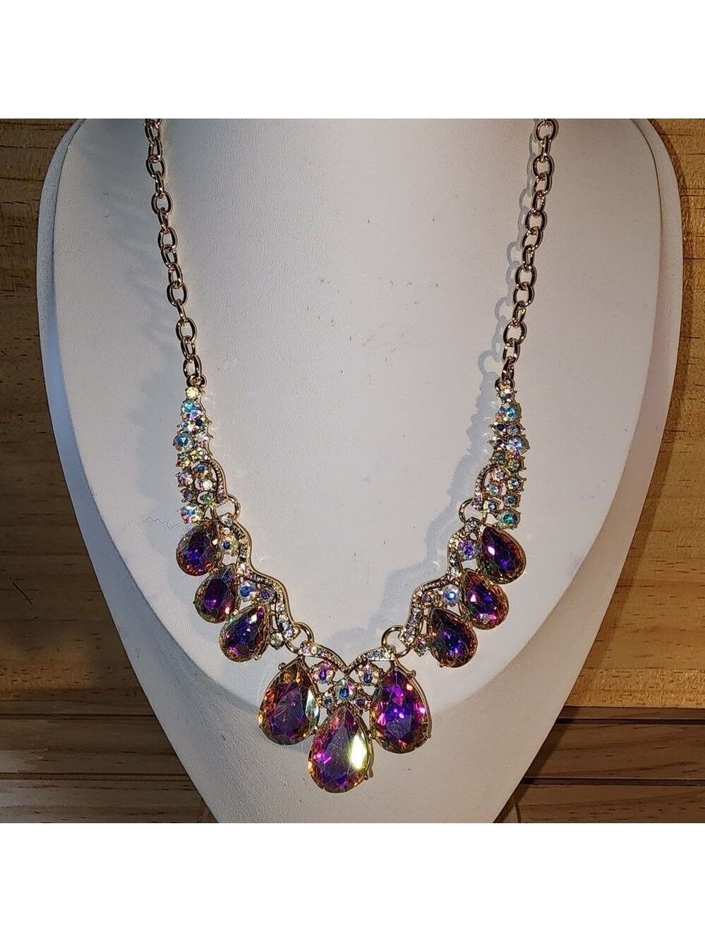 Beautiful Aurora Borealis Fashion Statement NWOT - Picture 2 of 8